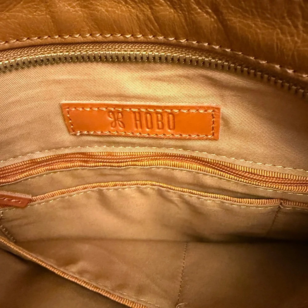 HOBO Rich Brown Leather Crossbody Bag - Picture 3 of 3
